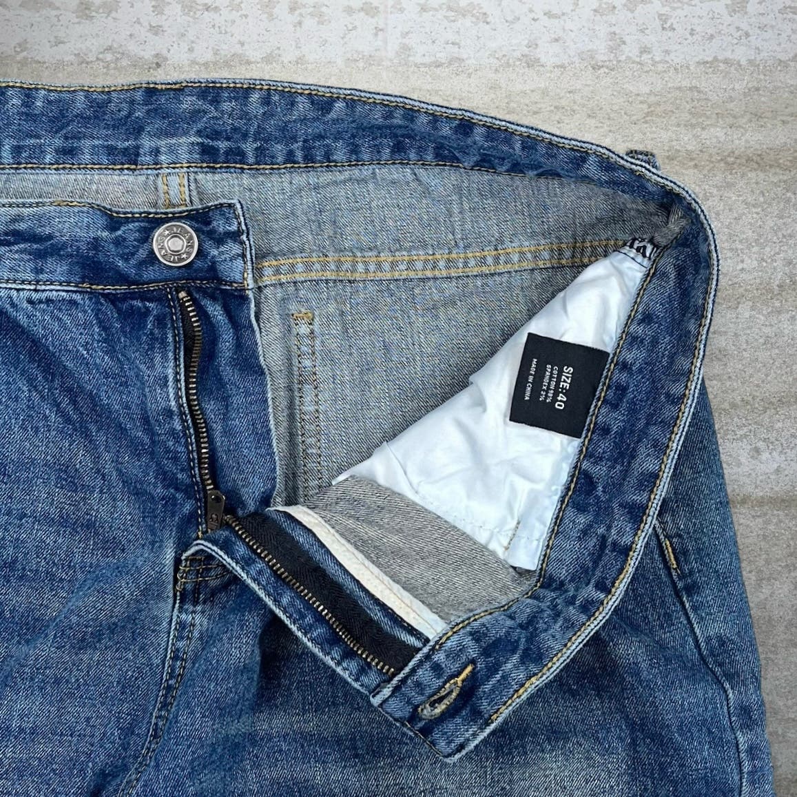Vintage Skater Jeans 40x30 Medium Wash Slim Fit Denim Rap Style Art Y2K