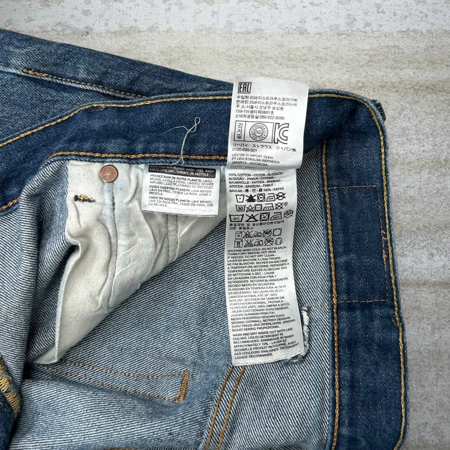 Levis Jeans 501 38x32 Regular Straight Fit Dark Wash Denim Button Fly Red Tab