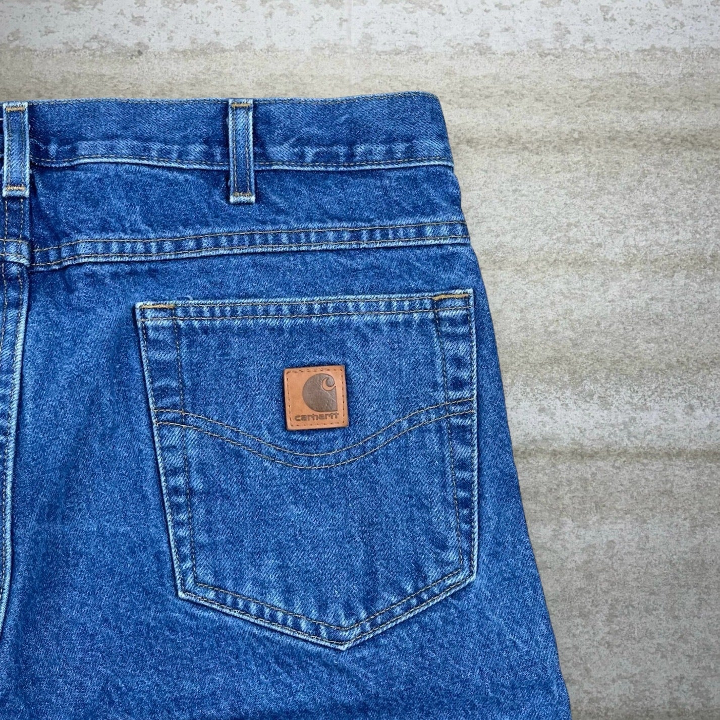 Vintage Carhartt Jeans 38x30 Relaxed Fit Medium Wash Work Wear Denim Leather Logo 90s