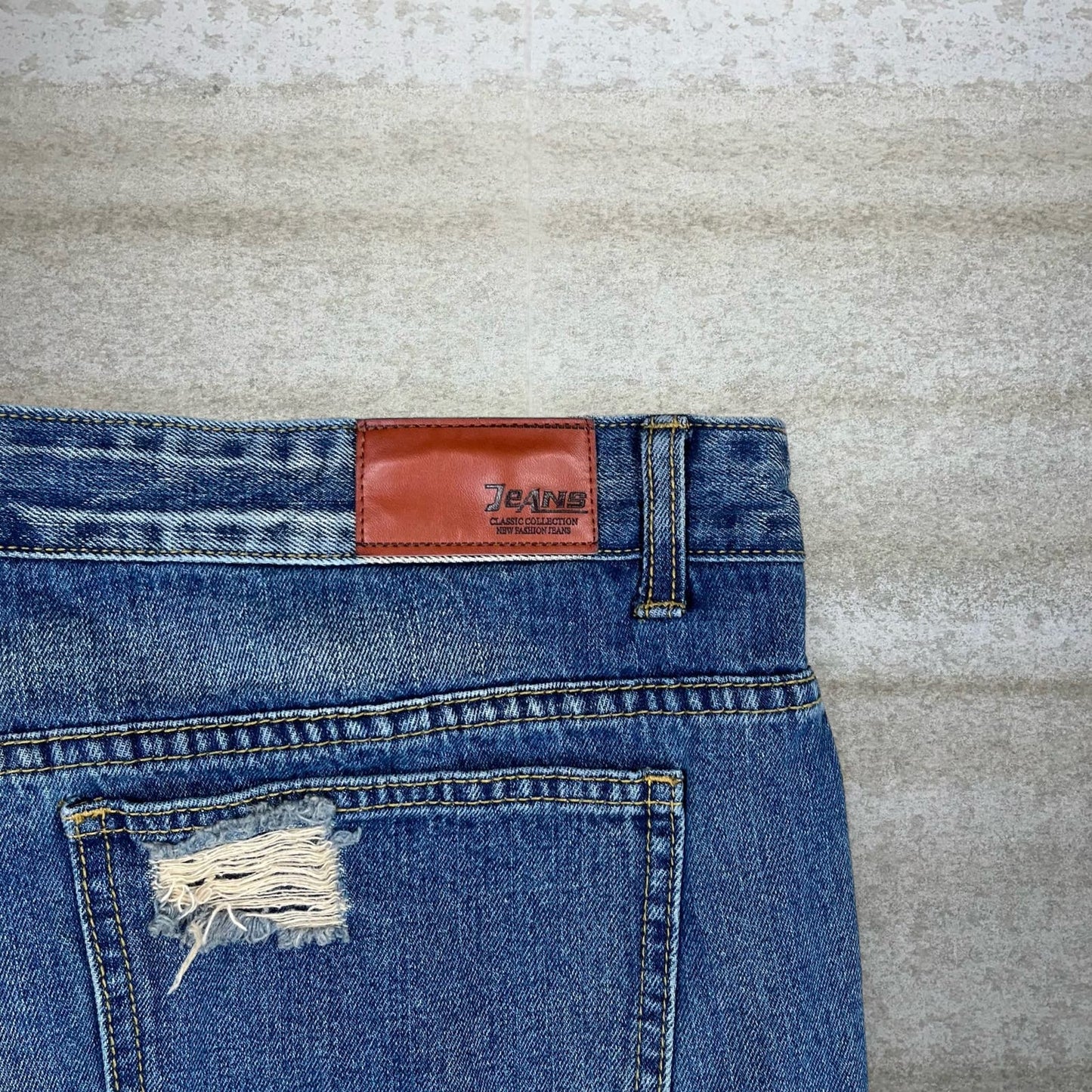Vintage Skater Jeans 40x30 Medium Wash Slim Fit Denim Rap Style Art Y2K