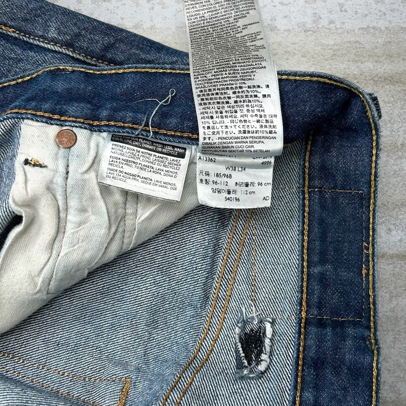 Levis Jeans 501 38x32 Regular Straight Fit Dark Wash Denim Button Fly Red Tab